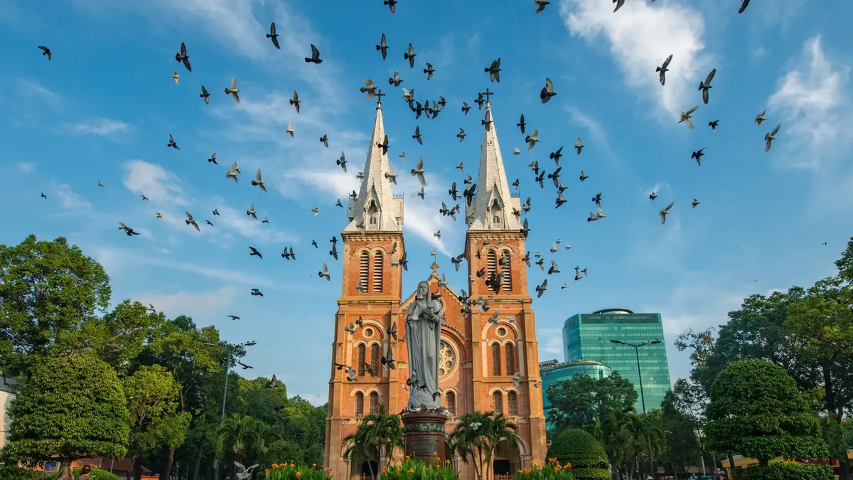 <span> Stop 1 </span>Saigon Notre Dame Cathedral