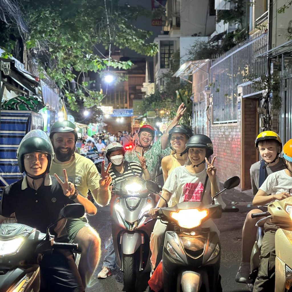 Top 5 reasons to travel on the back of a vespa or motorbike in Ho Chi Minh City