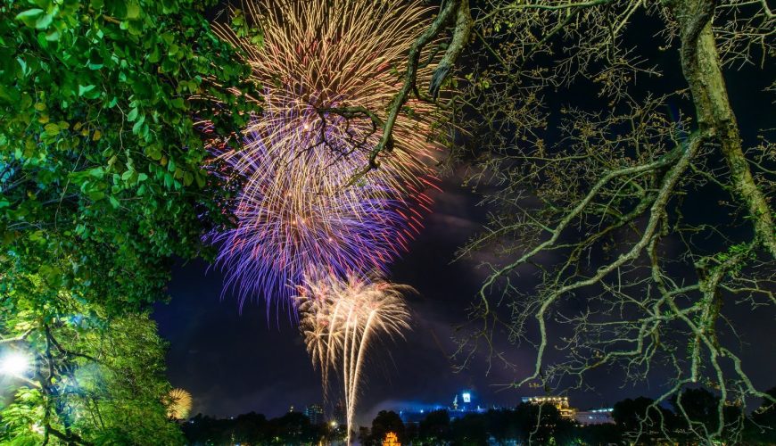 32 locations to see fireworks in Hanoi - Tet 2024