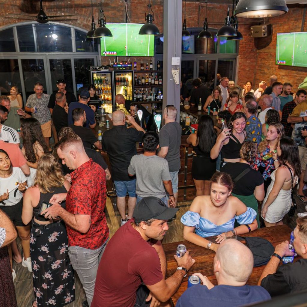 Top 4 Aussie Bars in Saigon to watch live AFL