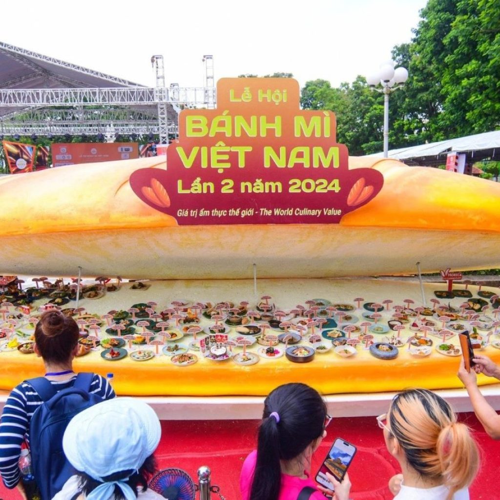 Vietnam Banh Mi Festival 2024 attracted 100 thousand guests