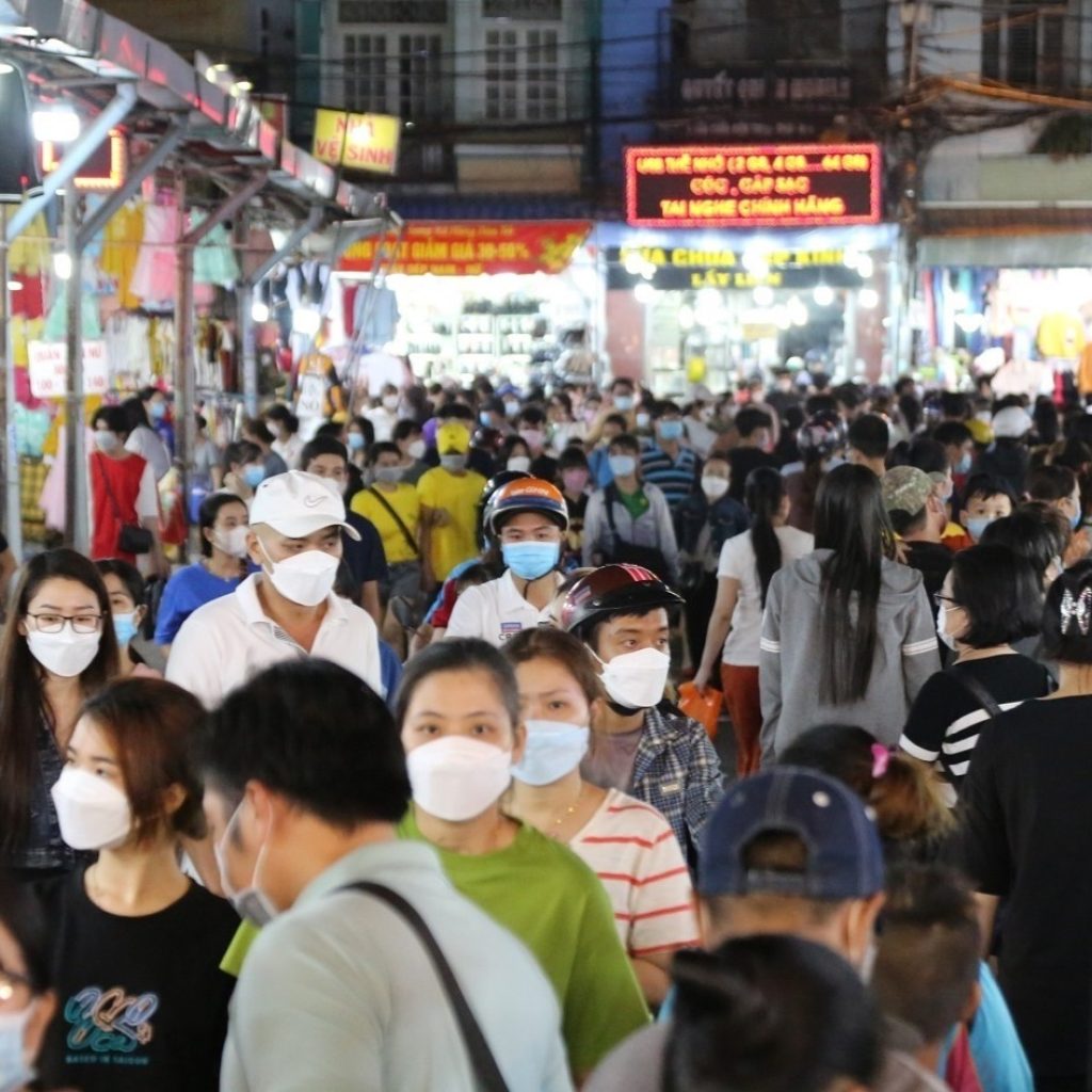 12 busiest HCMC night markets you must visit once