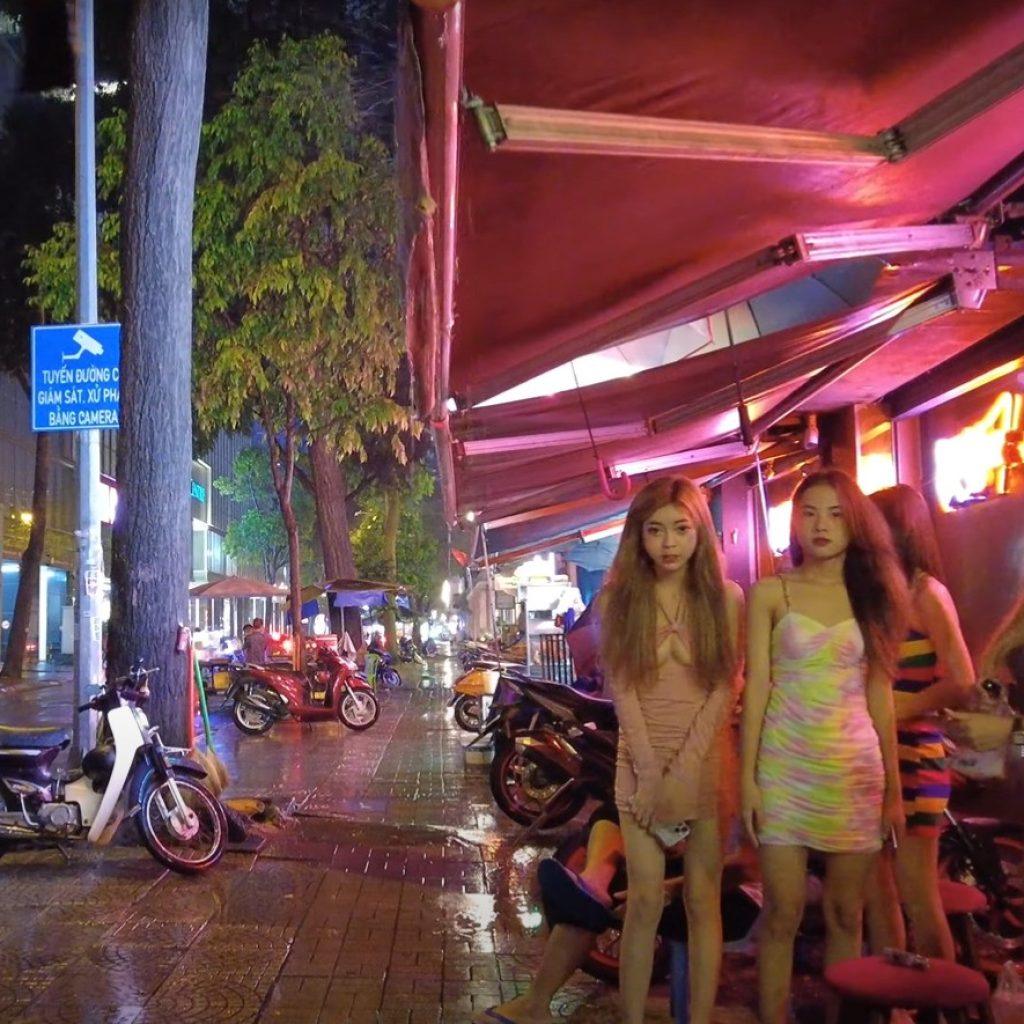 Scams & red-light activities at bars along Pasteur Street Ho Chi Minh City