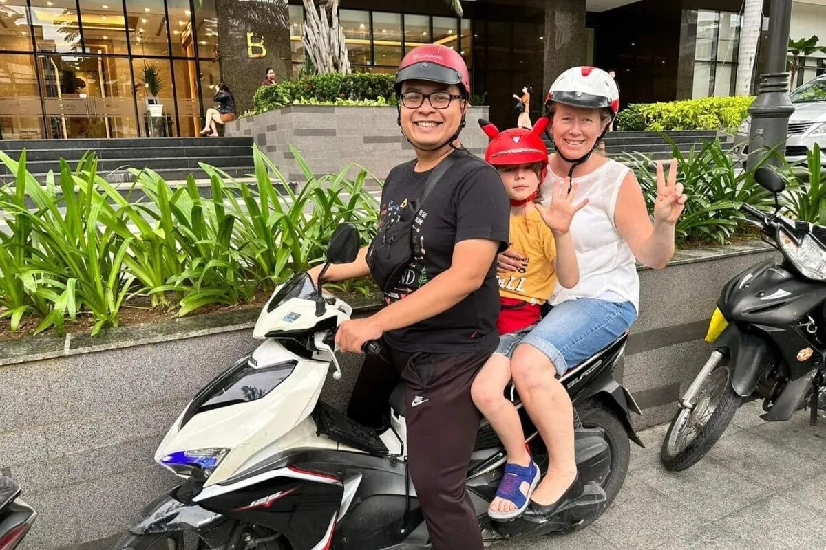 Kids can be on the same motorbike with parents in food tours