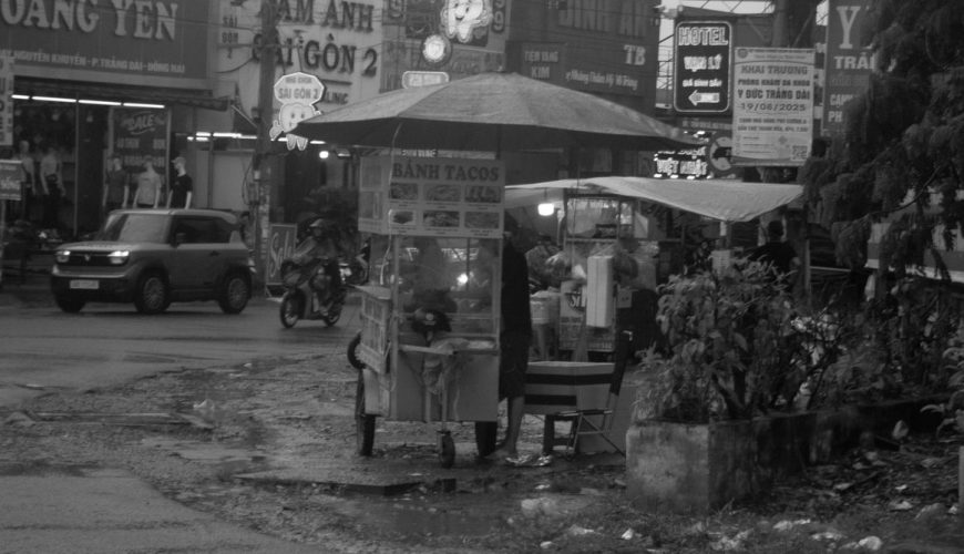 Da Lat night market street food stall at night