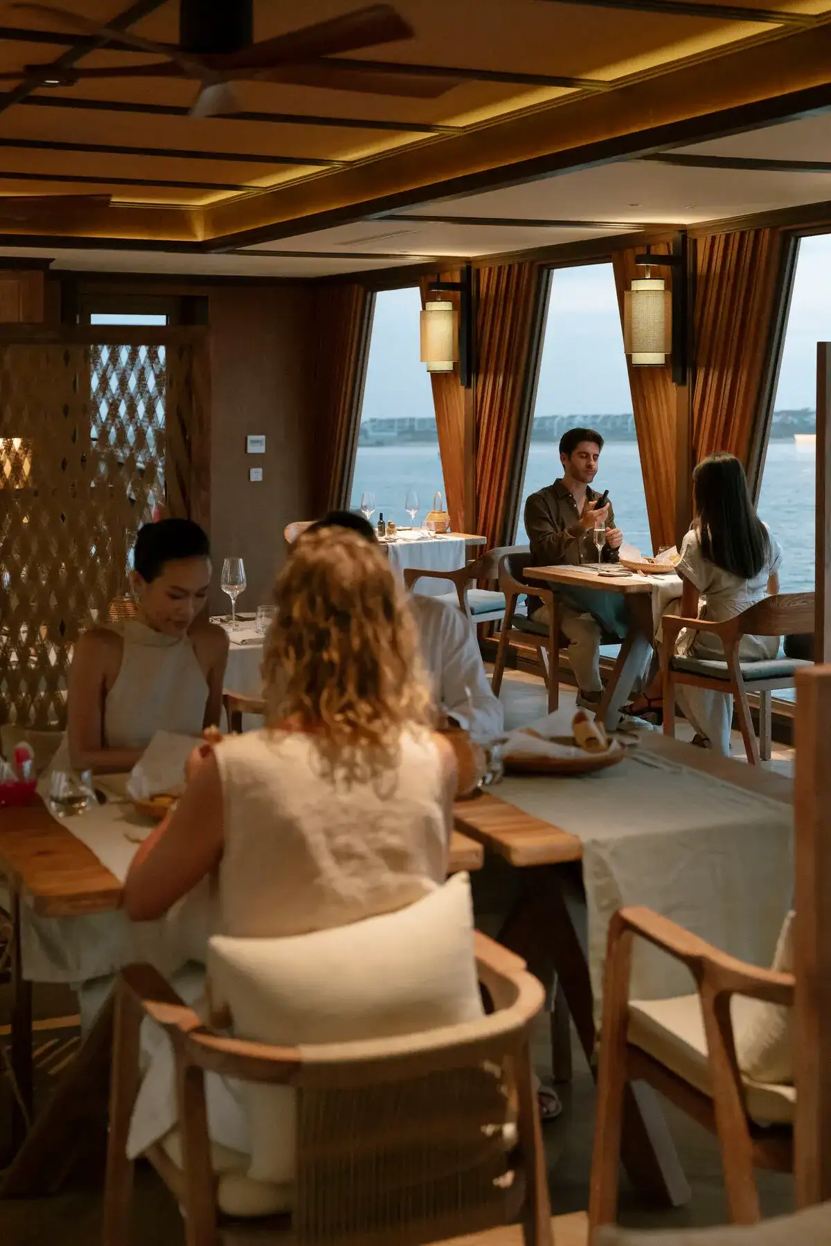 cruise restaurant dining room guests